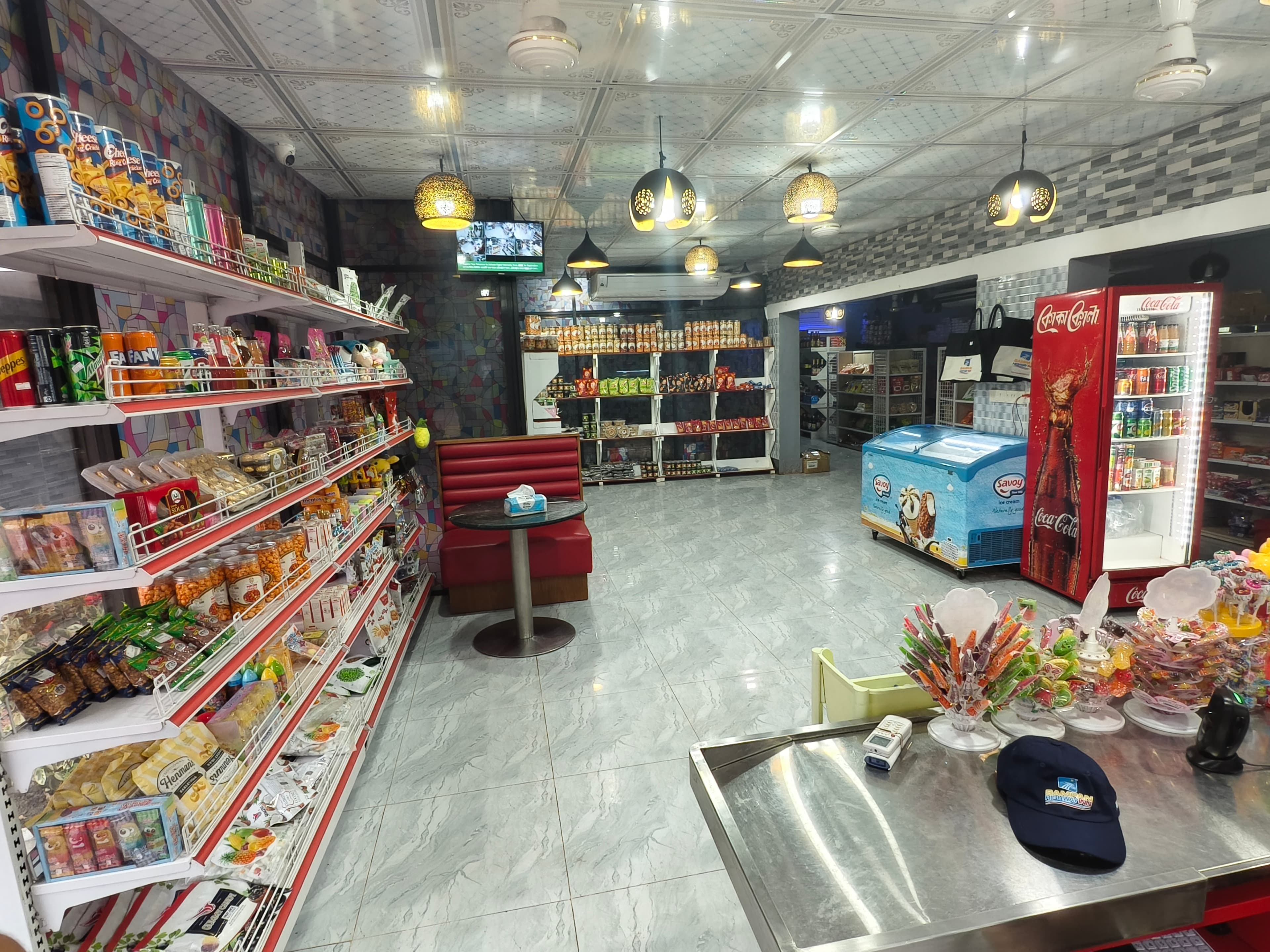 Supermarket Aisles & Beverage Chillers