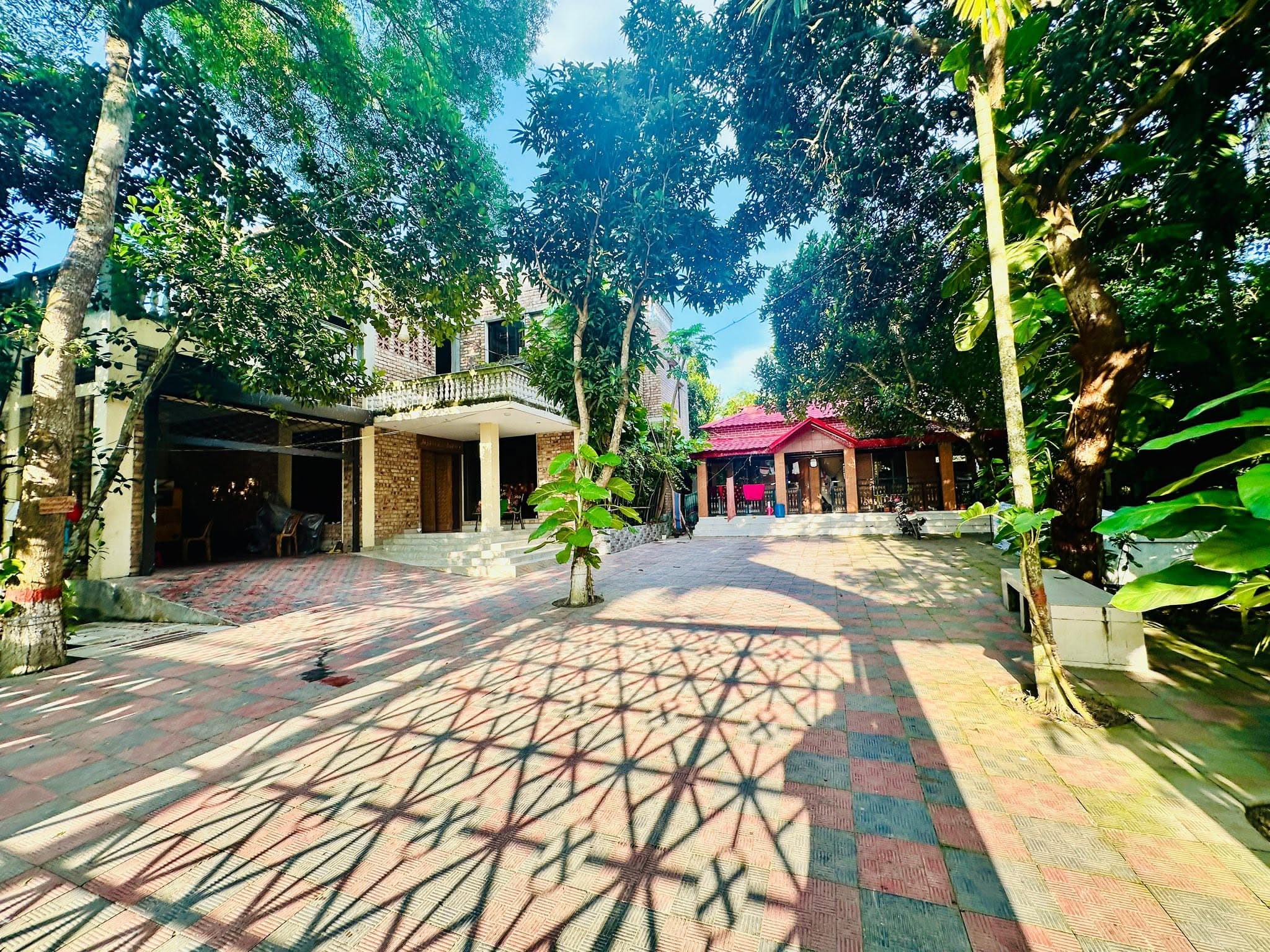Landscaped Picnic Lawns