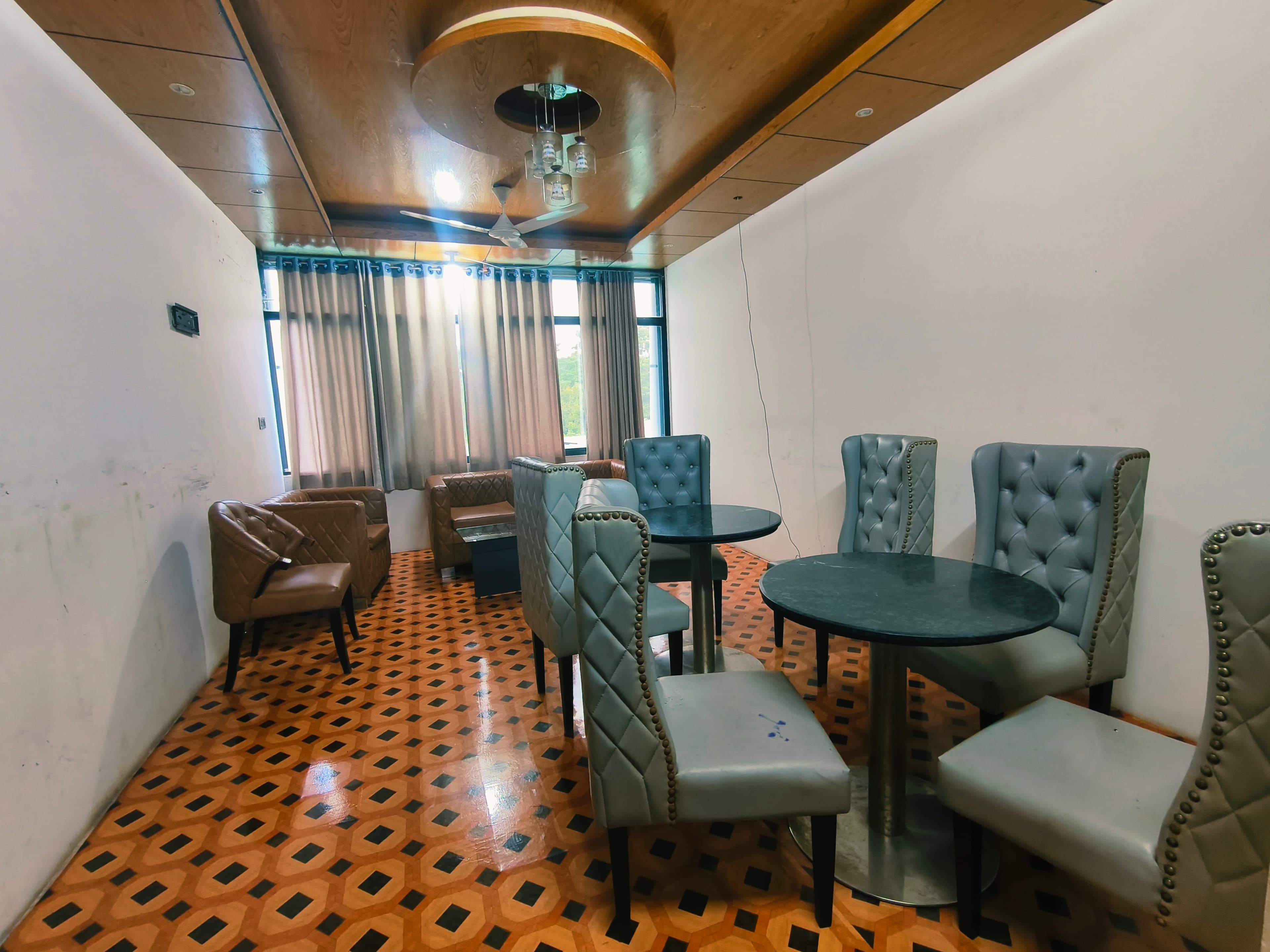 Executive Conference & Meeting Lounge